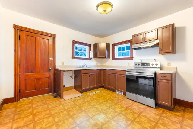 $329,900 | 533 High Street, Bath, ME 04530