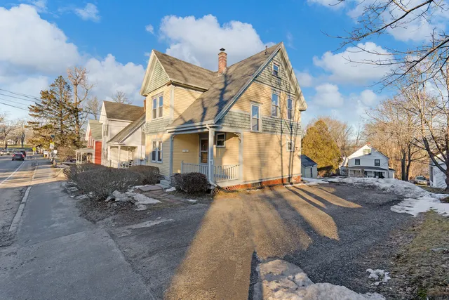 $329,900 | 533 High Street, Bath, ME 04530