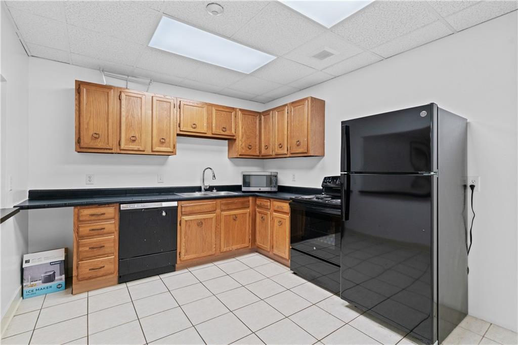 5 Bayard Road, Unit 714 Pittsburgh, PA 15213 - Photo 18 of 25 Community Room Kitchen area
