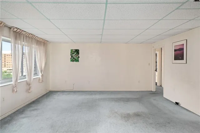 a view of empty room with window