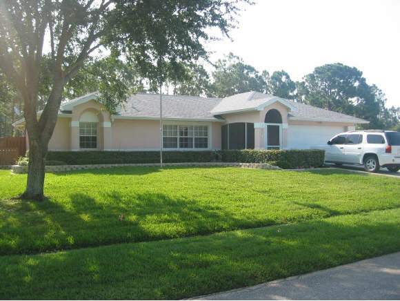 981 Grapefruit Road Southeast Palm Bay, FL 32909 - Photo 1 of 12 Primary Photo