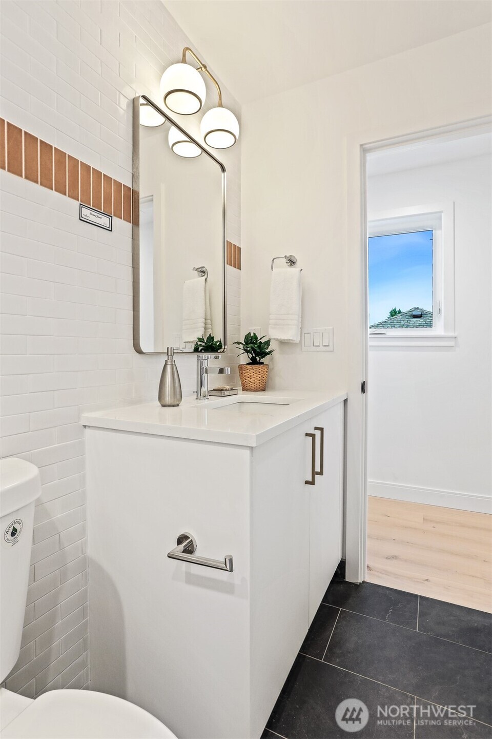 8330 24th Avenue Northwest Seattle, WA 98117 - Photo 16 of 38