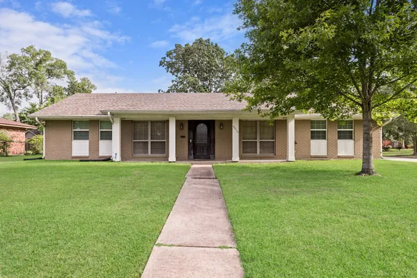 $260,000 | 4610 Hardwood Lane, Beaumont, TX 77706