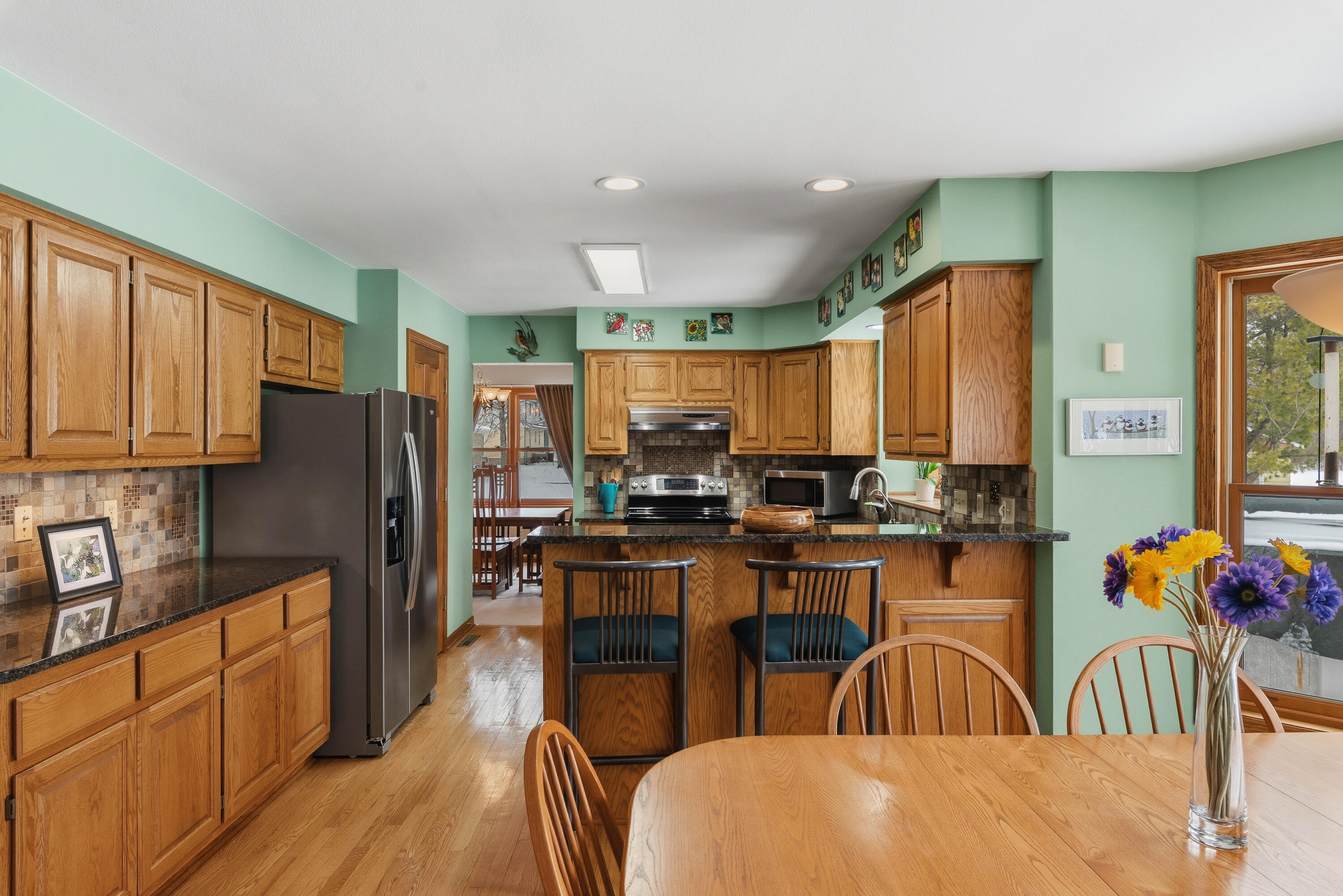 1414 West El Rancho Drive Mequon, WI 53092 - Photo 9 of 86 Kitchen