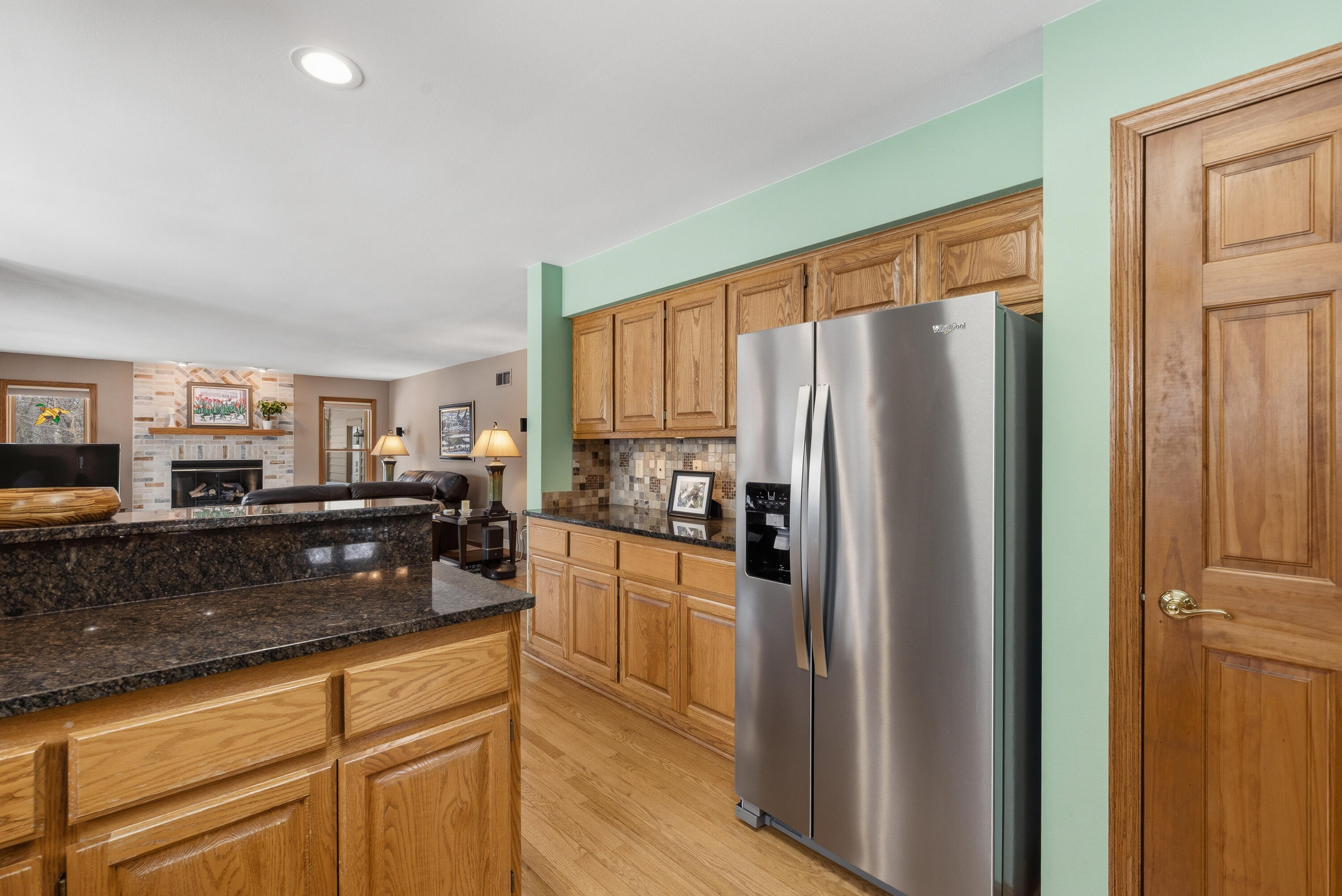 1414 West El Rancho Drive Mequon, WI 53092 - Photo 12 of 86 Kitchen