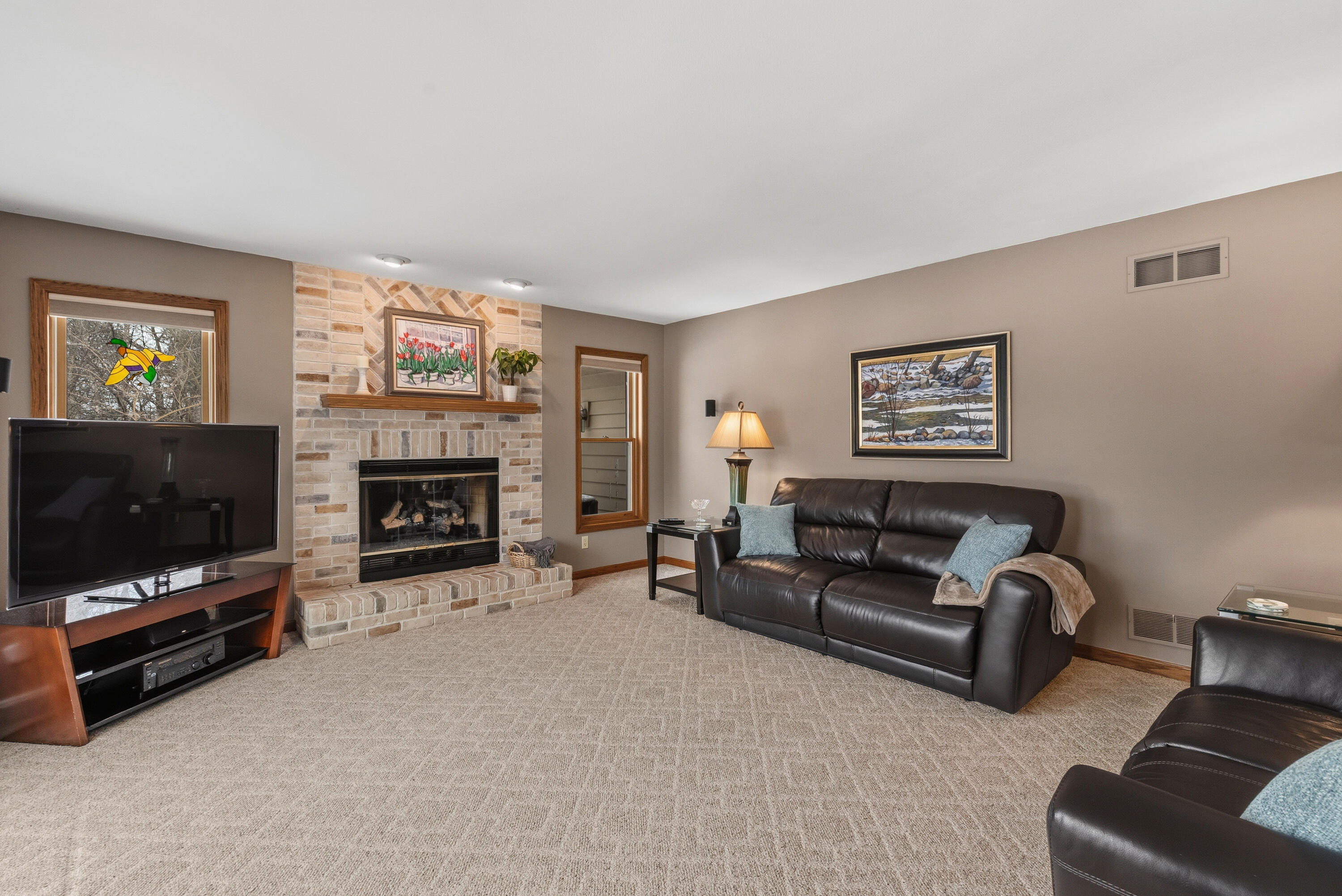 1414 West El Rancho Drive Mequon, WI 53092 - Photo 17 of 86 Family Room