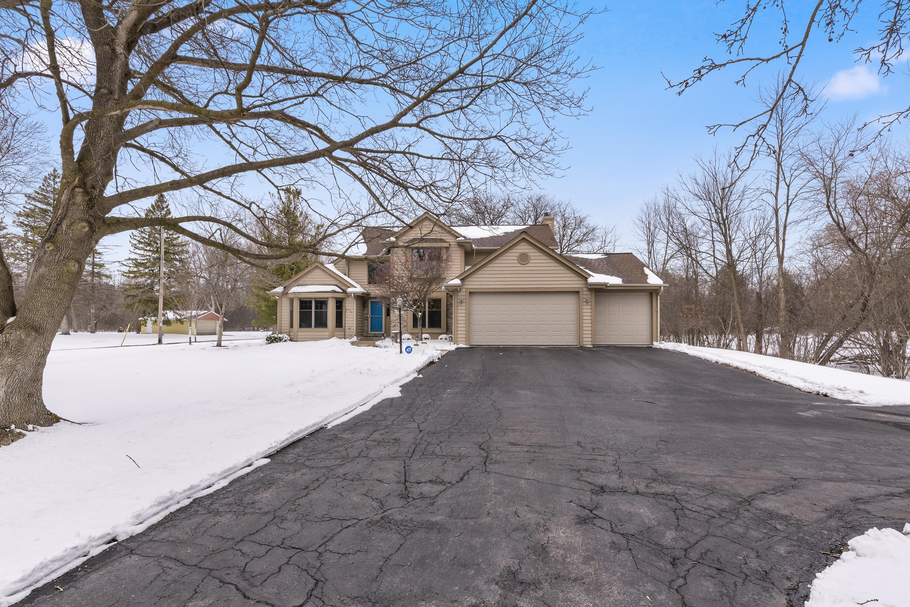 1414 West El Rancho Drive Mequon, WI 53092 - Photo 49 of 86 Exterior
