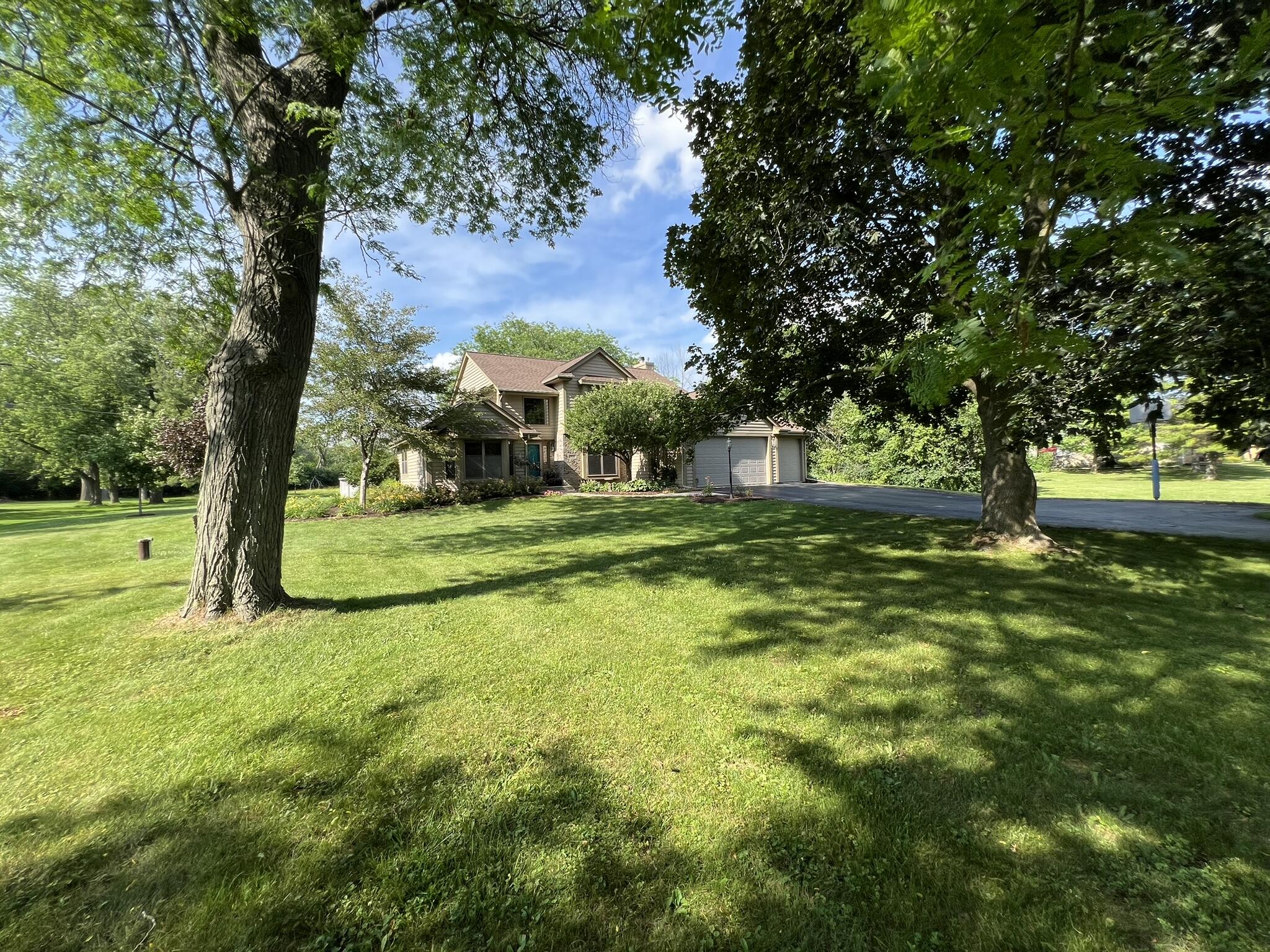 1414 West El Rancho Drive Mequon, WI 53092 - Photo 73 of 86 Seller's Summer Photo