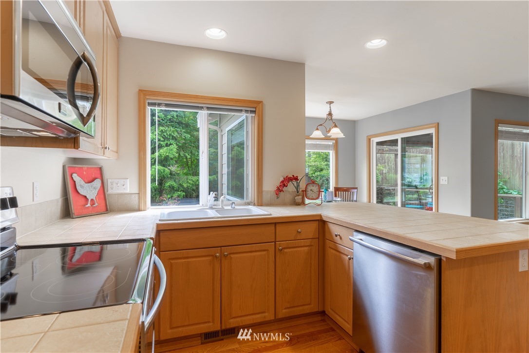 428 170th Place Southeast Bothell, WA 98012 - Photo 8 of 21