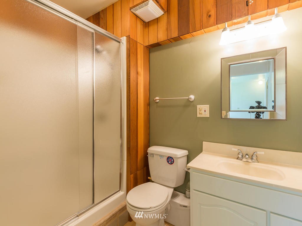 10404 Southwest Bank Road Vashon, WA 98070 - Photo 14 of 23 Gallery Image 14