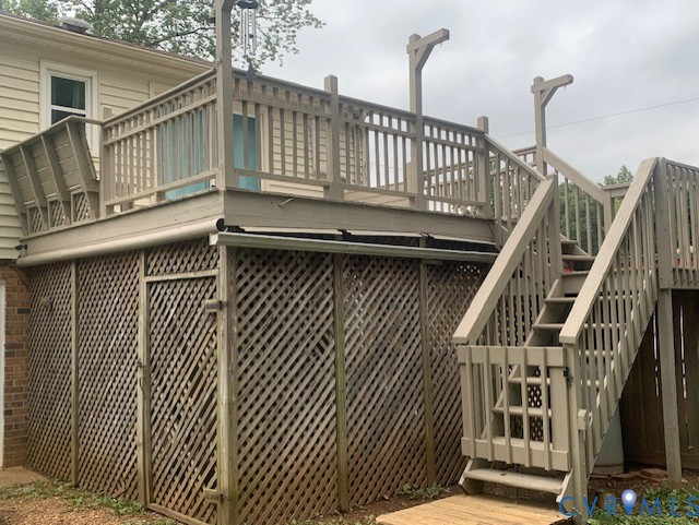 11310 Celtic Road Chesterfield, VA 23838 - Photo 6 of 21 a view of balcony with wooden floor and wooden fence