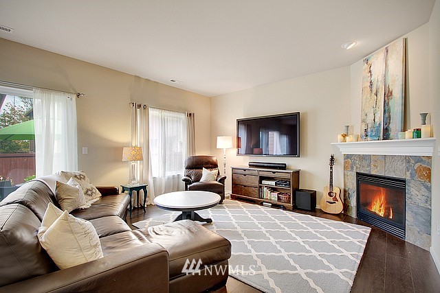 4525 147th Place Southeast Bothell, WA 98012 - Photo 4 of 21