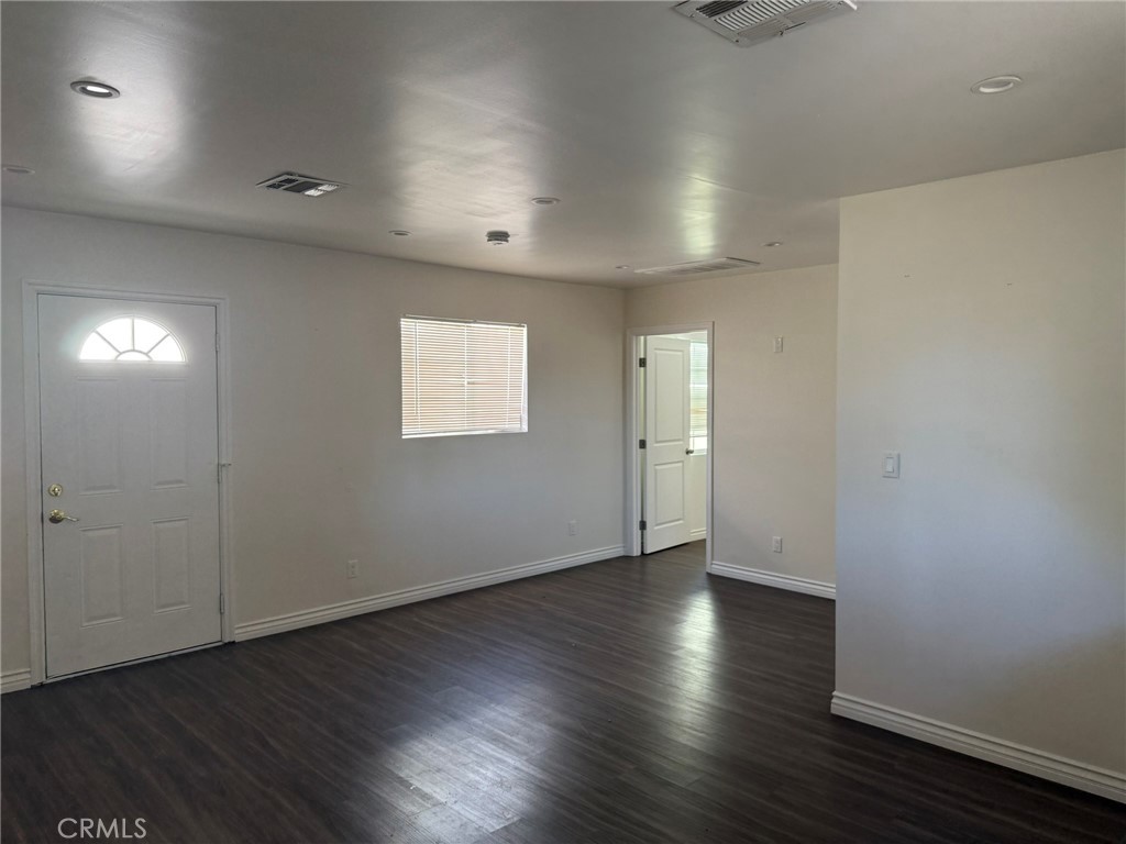 7053 Lindley Avenue Reseda, CA 91335 - Photo 2 of 6