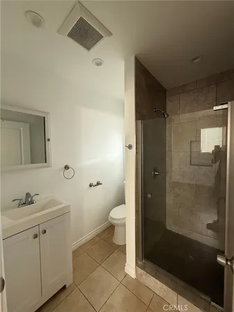 $1,900 | 7053 Lindley Avenue, Reseda, CA 91335