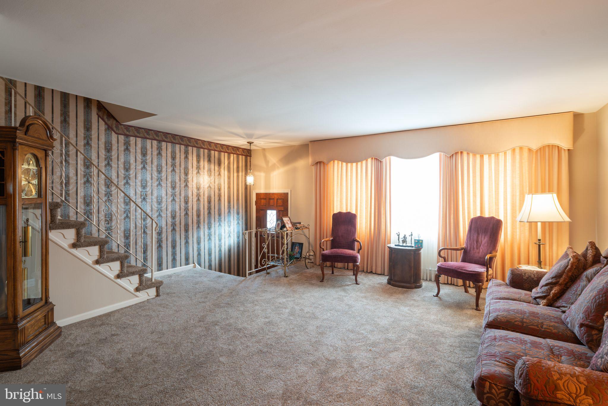 9929 South Canterbury Road Philadelphia, PA 19114 - Photo 3 of 34 Gallery Image 3