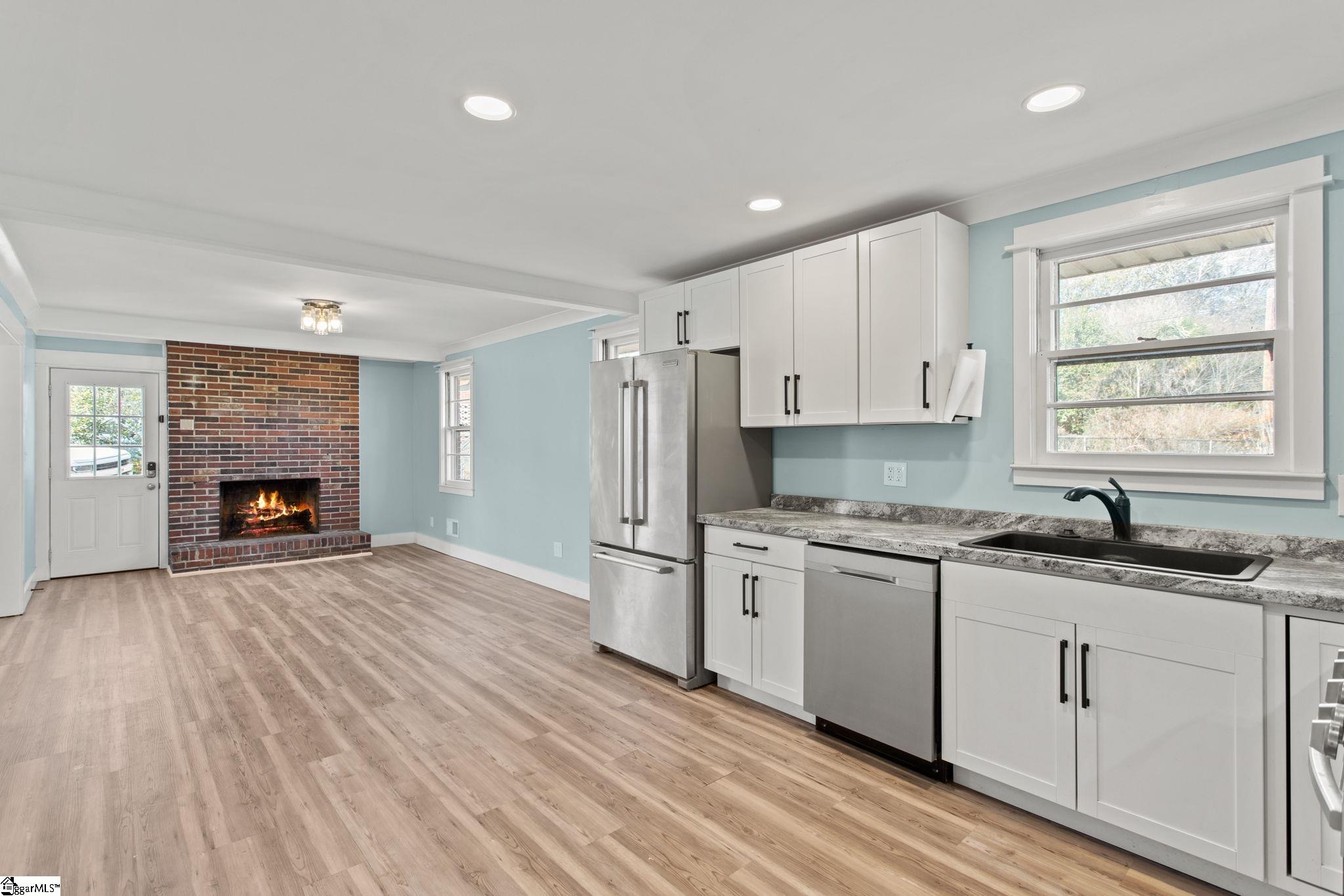 211 Bartlett Street Mauldin, SC 29662 - Photo 11 of 27