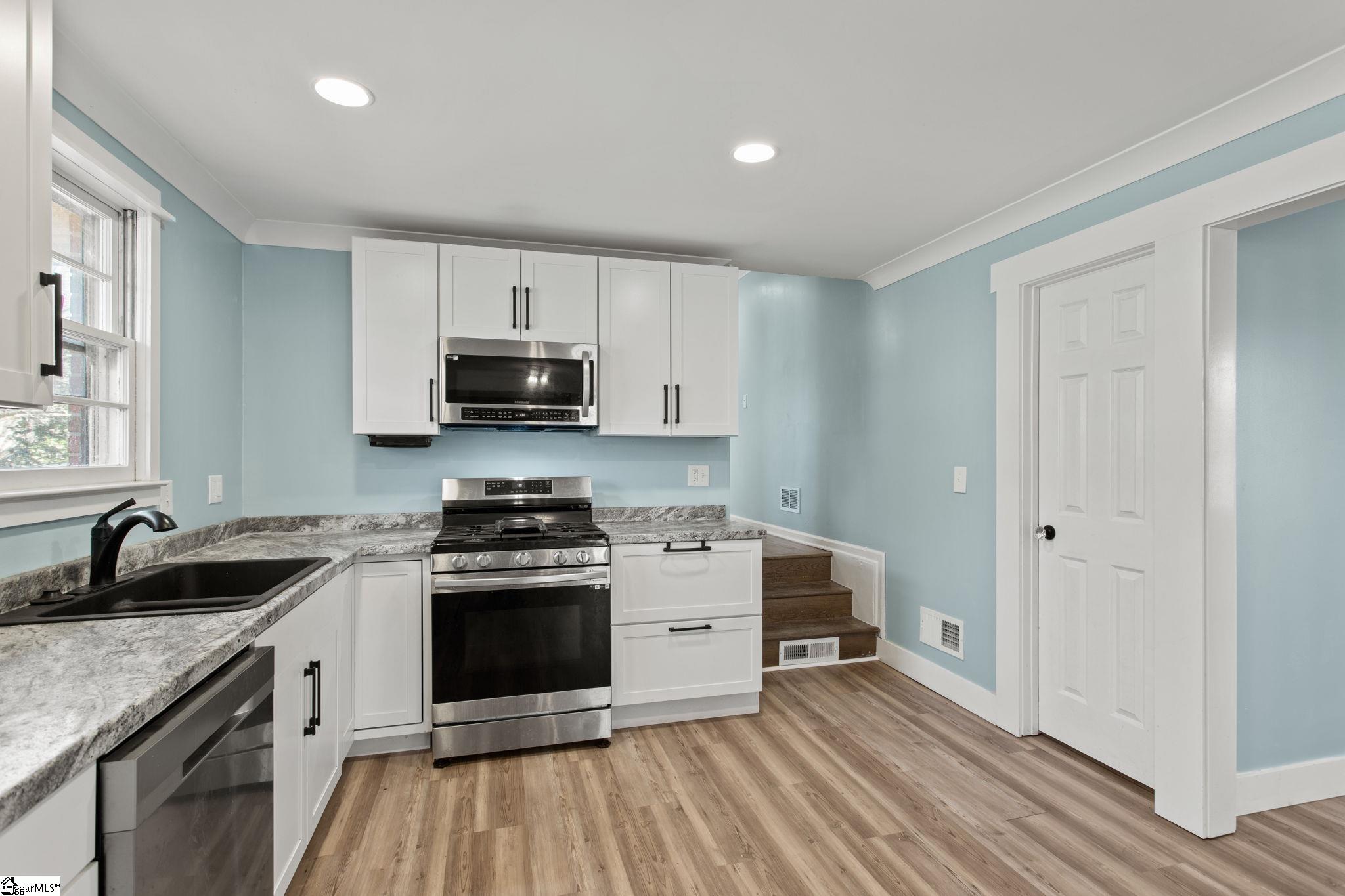 211 Bartlett Street Mauldin, SC 29662 - Photo 12 of 27