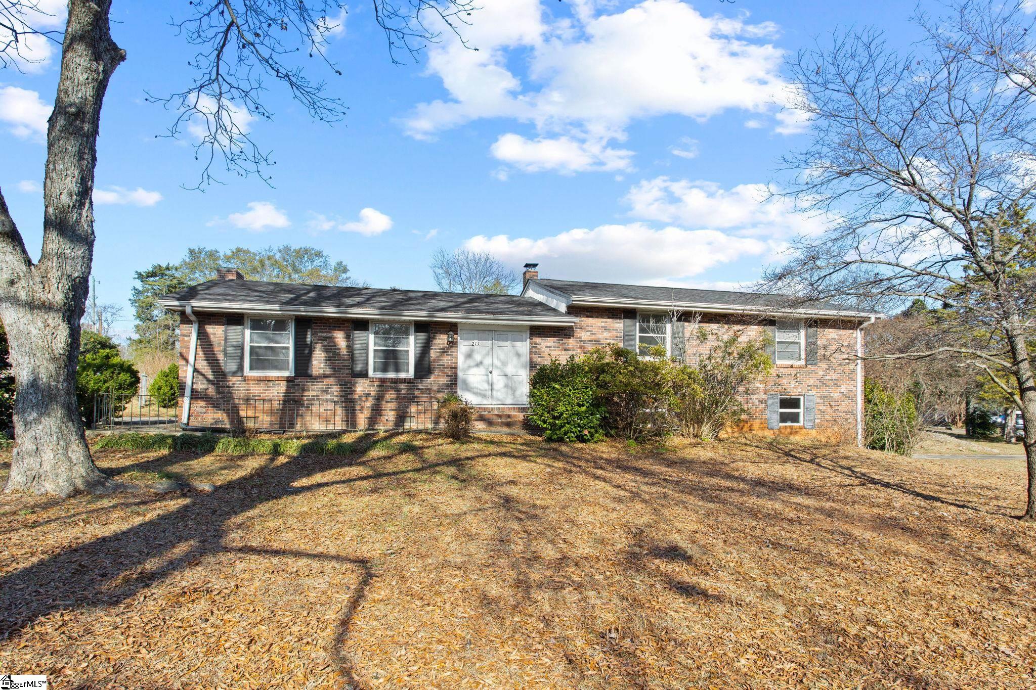 211 Bartlett Street Mauldin, SC 29662 - Photo 2 of 27