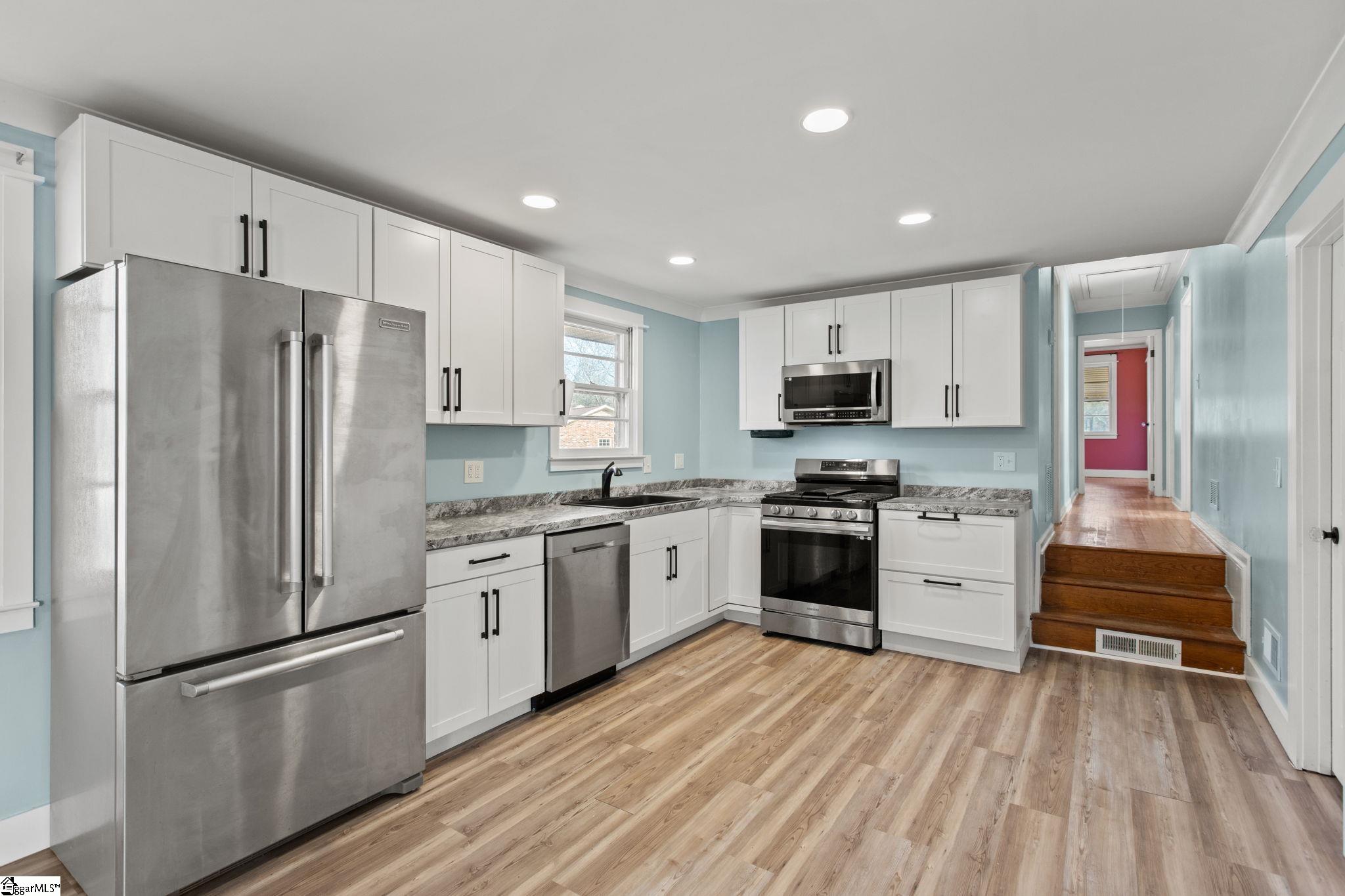 211 Bartlett Street Mauldin, SC 29662 - Photo 10 of 27