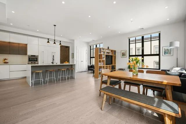 $1,299,000 | 8 Leverett Street, Unit 3, Brookline, MA 02445