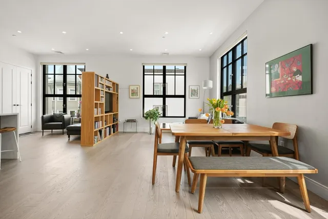 $1,299,000 | 8 Leverett Street, Unit 3, Brookline, MA 02445