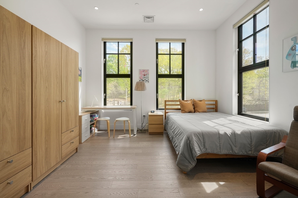 8 Leverett Street, Unit 3 Brookline, MA 02445 - Photo 22 of 31