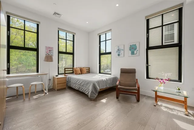 $1,299,000 | 8 Leverett Street, Unit 3, Brookline, MA 02445