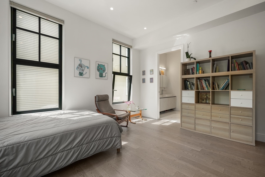 8 Leverett Street, Unit 3 Brookline, MA 02445 - Photo 23 of 31