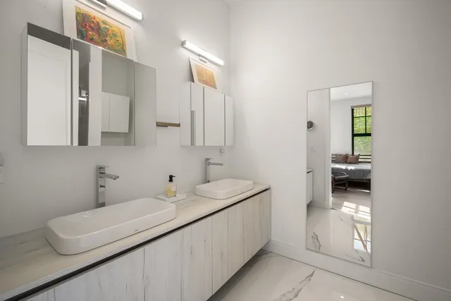 $1,299,000 | 8 Leverett Street, Unit 3, Brookline, MA 02445