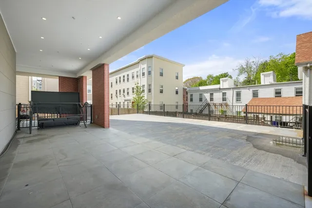 $1,299,000 | 8 Leverett Street, Unit 3, Brookline, MA 02445