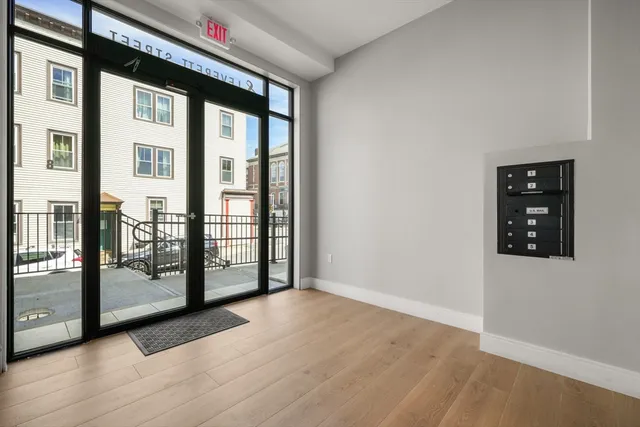 $1,299,000 | 8 Leverett Street, Unit 3, Brookline, MA 02445