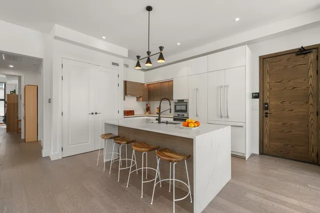 $1,299,000 | 8 Leverett Street, Unit 3, Brookline, MA 02445