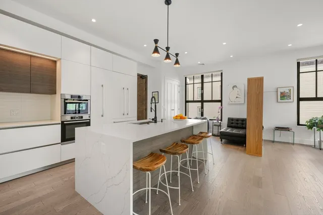 $1,299,000 | 8 Leverett Street, Unit 3, Brookline, MA 02445