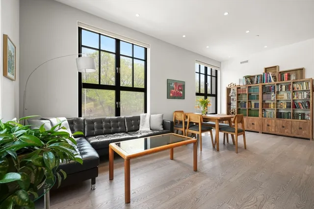 $1,299,000 | 8 Leverett Street, Unit 3, Brookline, MA 02445