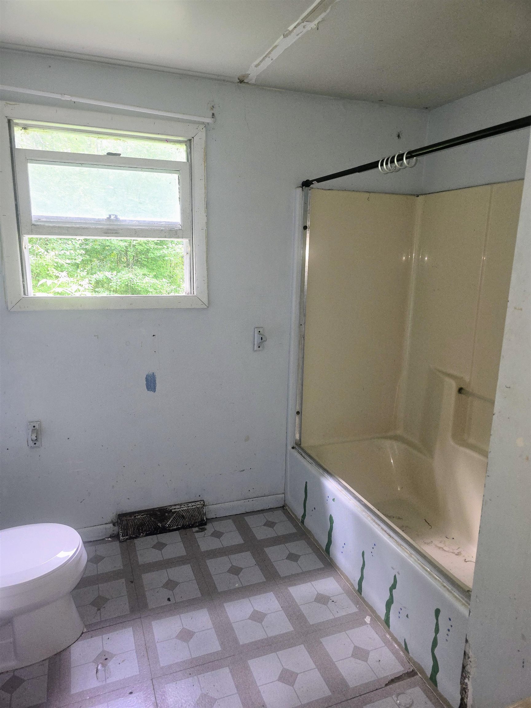 764 East Surrey Road Farwell, MI 48622 - Photo 8 of 10