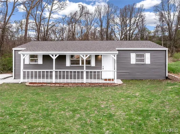 $134,900 | 201 Pine Ridge Drive, Godfrey, IL 62035