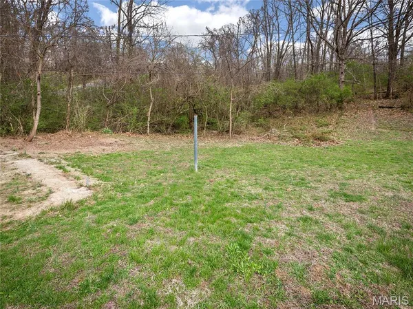 $134,900 | 201 Pine Ridge Drive, Godfrey, IL 62035