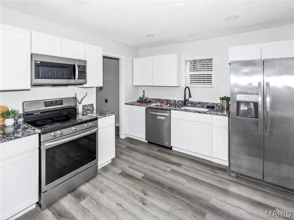 $134,900 | 201 Pine Ridge Drive, Godfrey, IL 62035