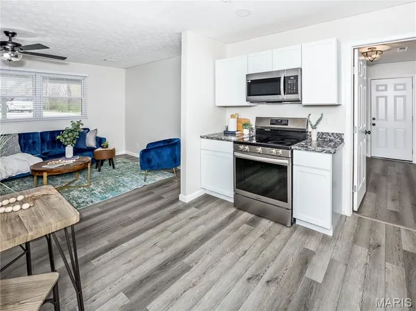 $134,900 | 201 Pine Ridge Drive, Godfrey, IL 62035