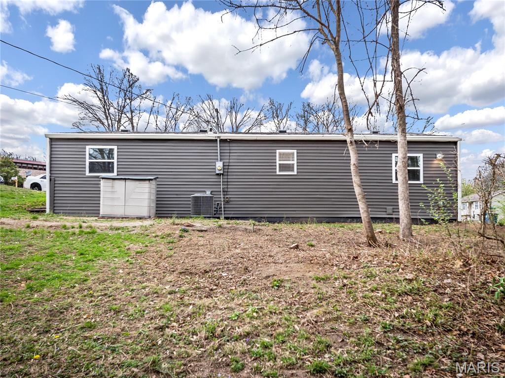 201 Pine Ridge Drive Godfrey, IL 62035 - Photo 7 of 32