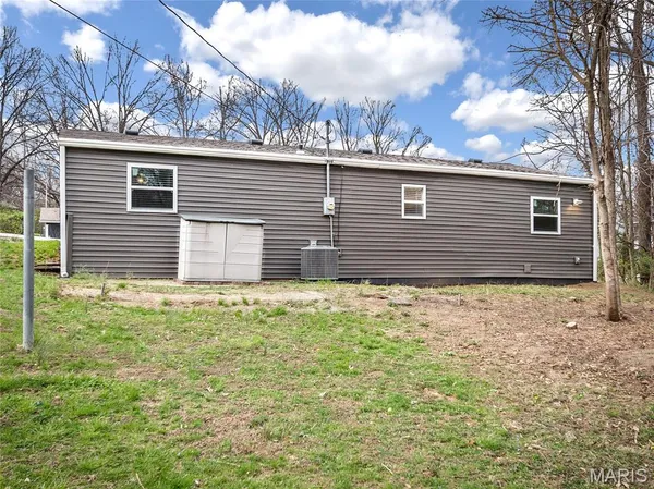 $134,900 | 201 Pine Ridge Drive, Godfrey, IL 62035