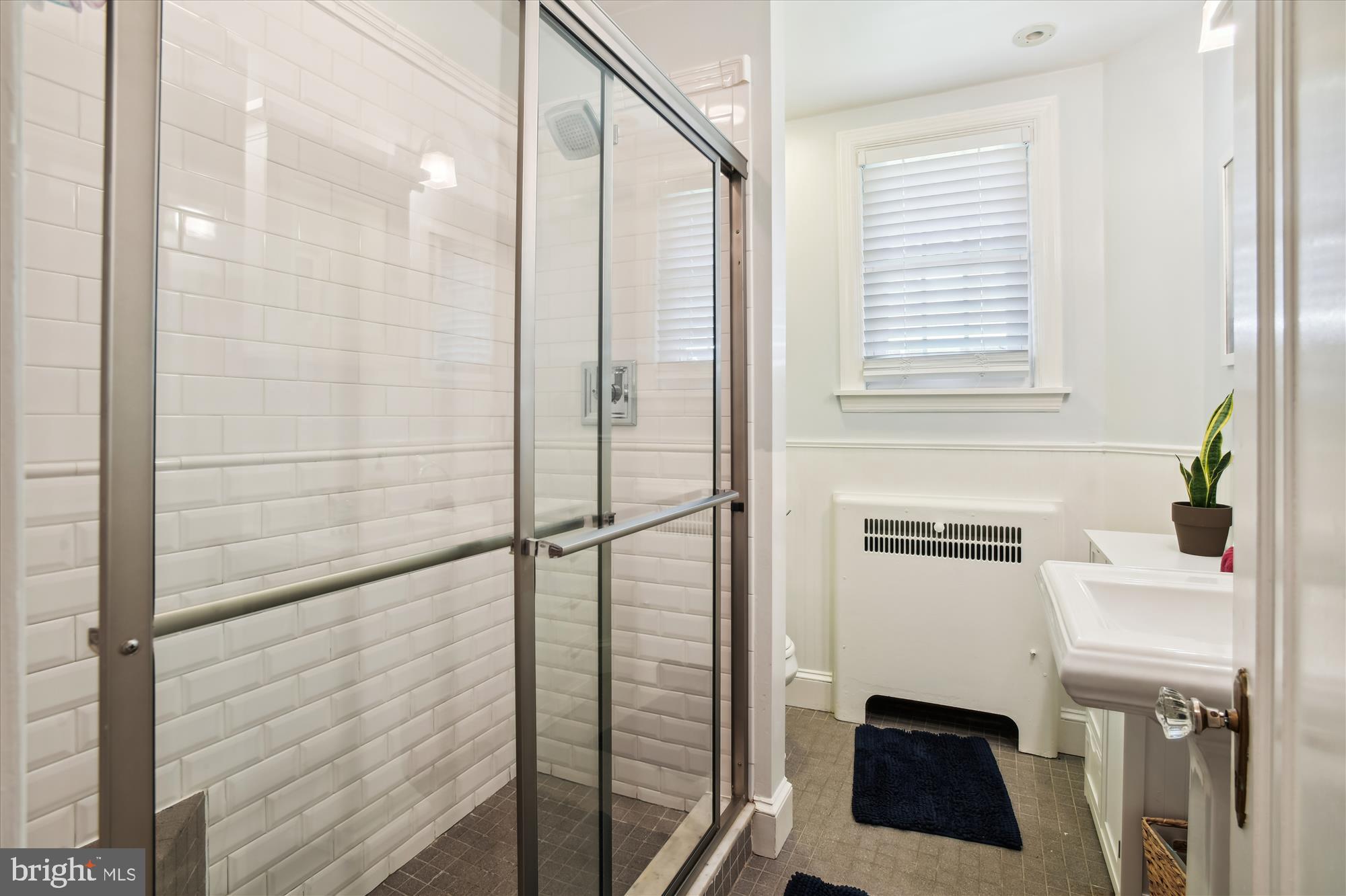 323 Murdock Road Baltimore, MD 21212 - Photo 22 of 46 Full bathroom