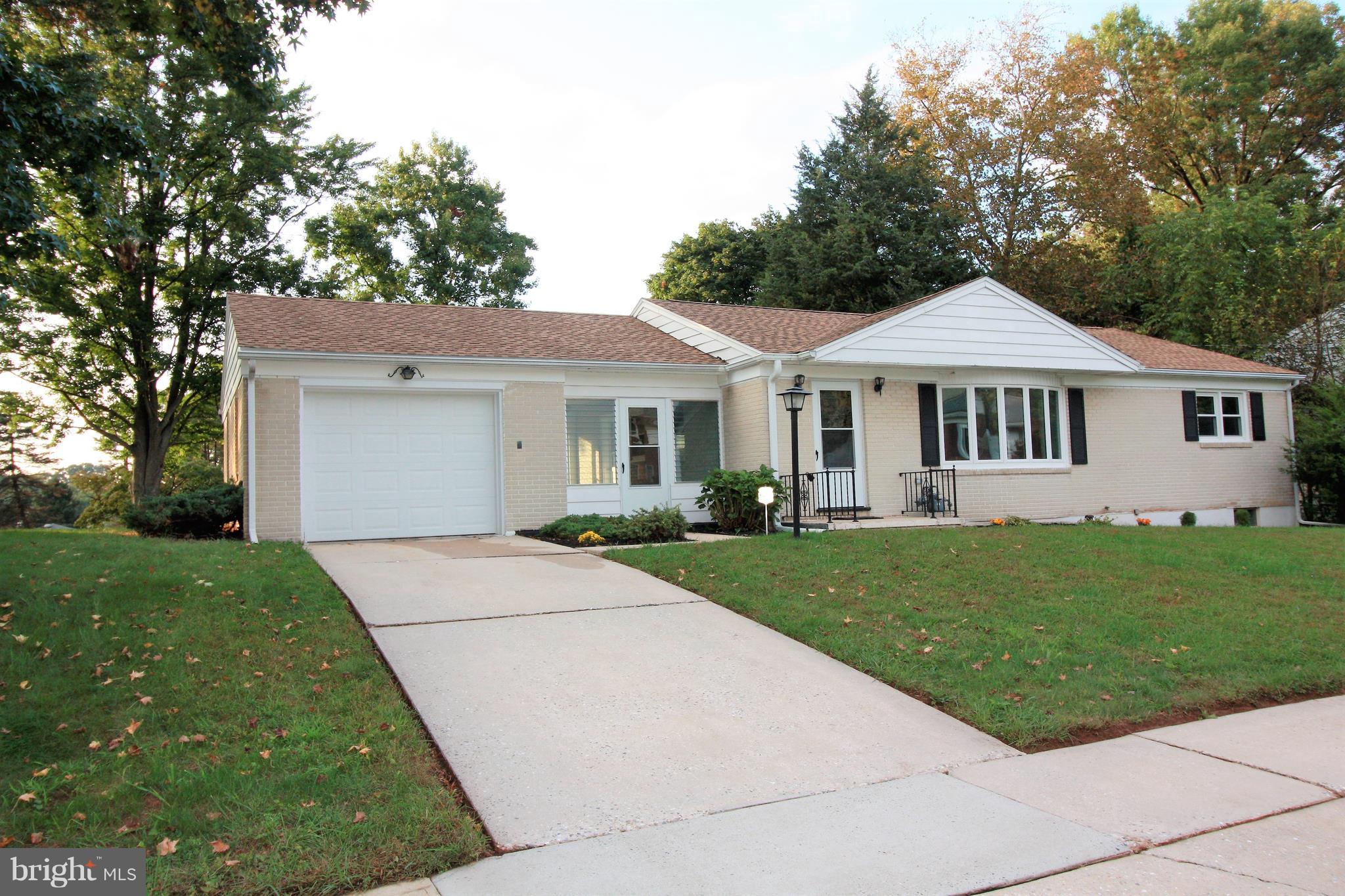 2471 Warwick Road York, PA 17408 - Photo 1 of 19 Gallery Image 1