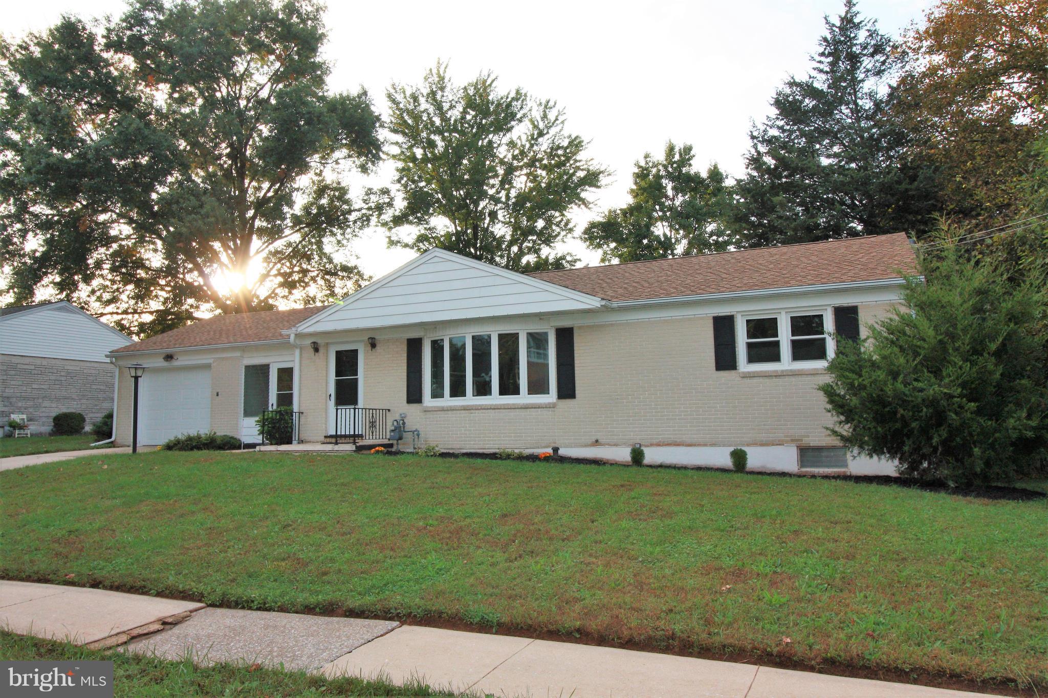 2471 Warwick Road York, PA 17408 - Photo 2 of 19 Gallery Image 2