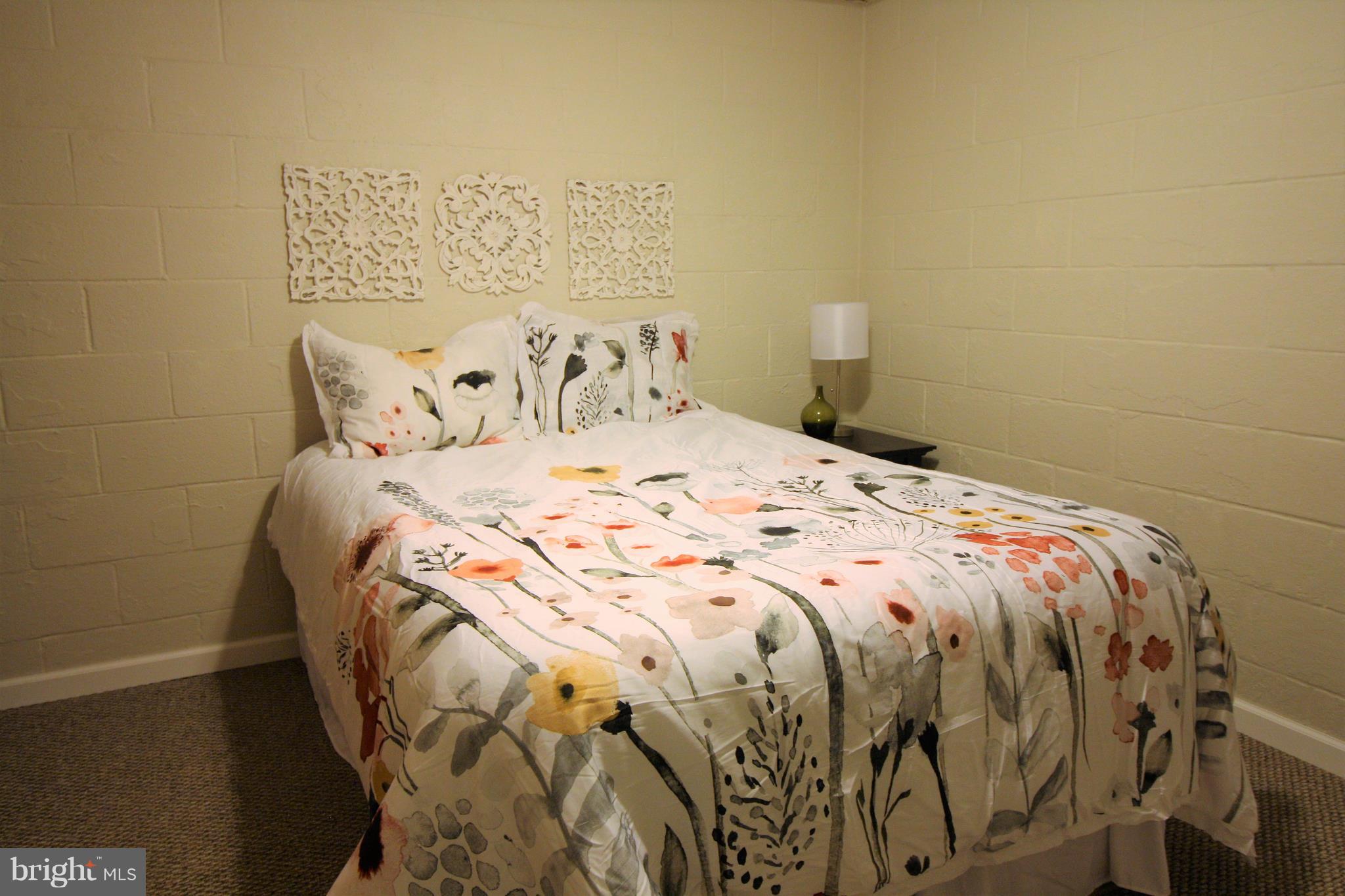 2471 Warwick Road York, PA 17408 - Photo 14 of 19 Gallery Image 14