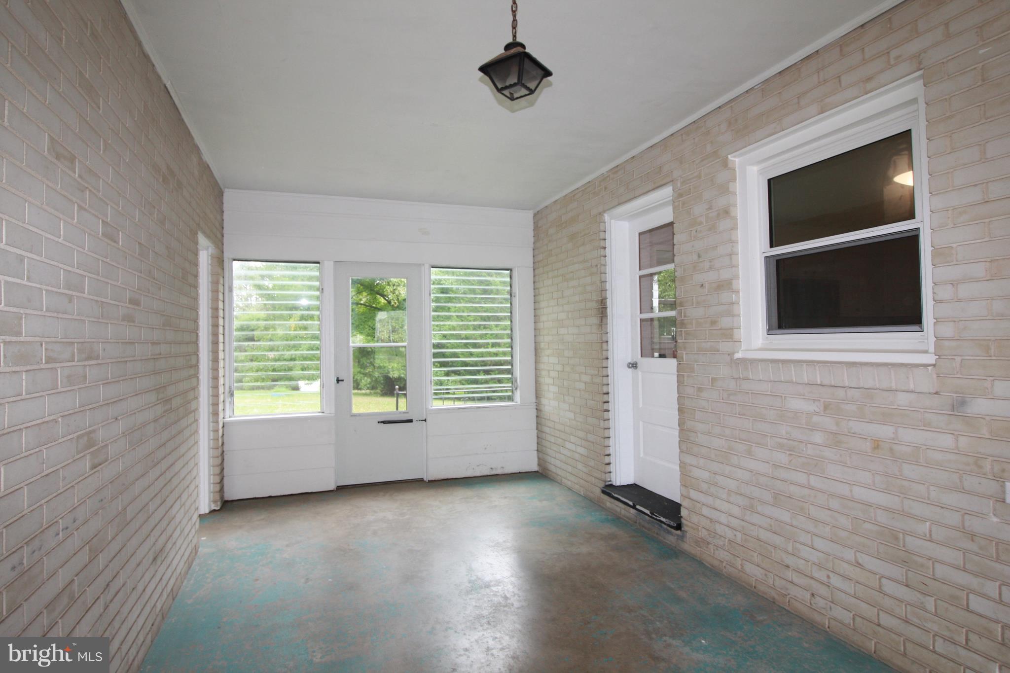 2471 Warwick Road York, PA 17408 - Photo 18 of 19 Gallery Image 18