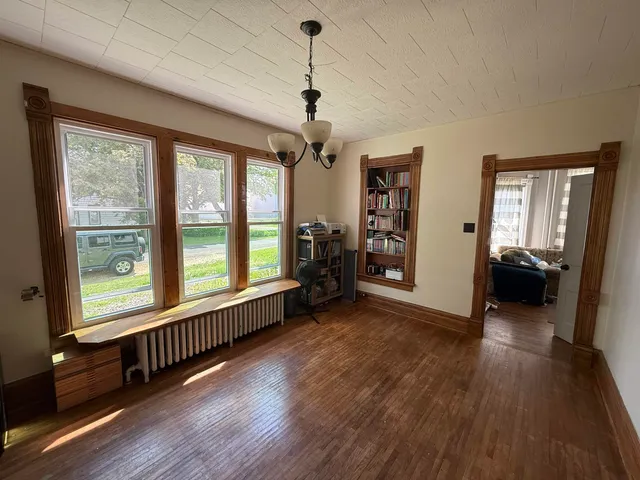 $128,900 | 300 North Holcomb Avenue, Milledgeville, IL 61051