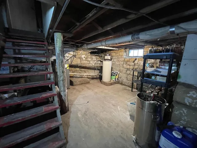 $128,900 | 300 North Holcomb Avenue, Milledgeville, IL 61051