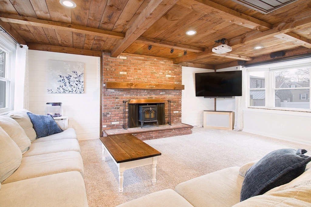 11 Old Farm Road Beverly, MA 01915 - Photo 12 of 41 Gallery Image 12