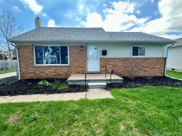 $189,900 | 7254 Gerald Avenue, Warren, MI 48092